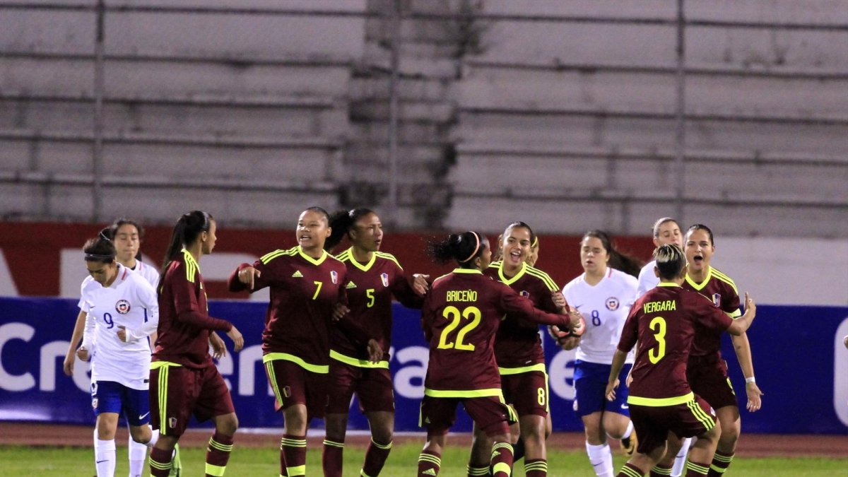 El equipo venezolano festejó su único gol.