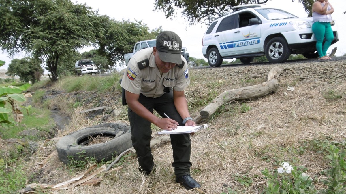 La mujer, de 43 años, fue rociada con gasolina por su exconviviente presuntamente por celos.