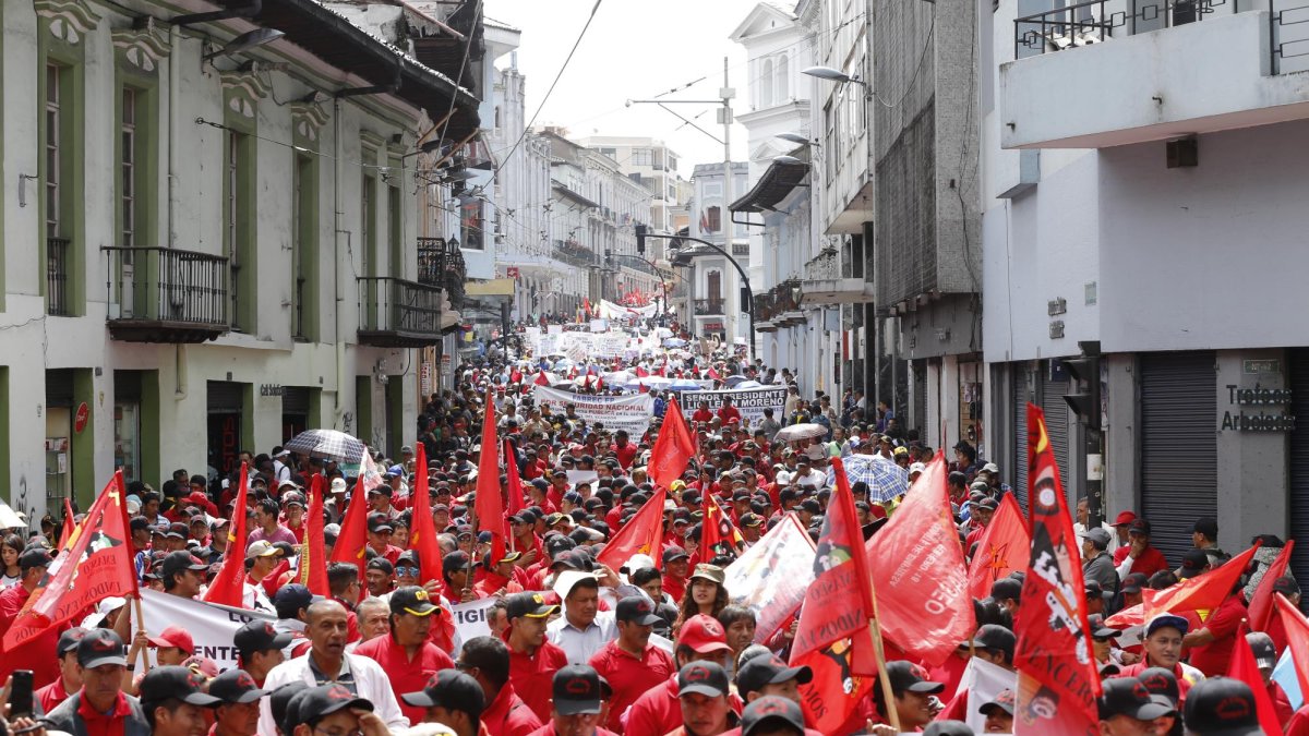 Manifestantes salieron a las calles por el Día del Trabajador.