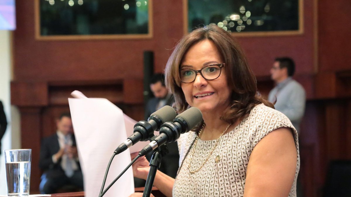 Cabezas era candidata junto a Mae Montaño para liderar la Asamblea.