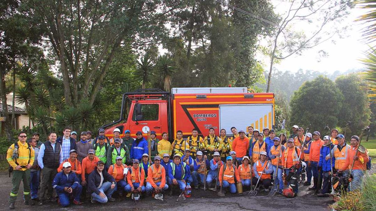 Estas charlas están siendo dictadas por los bomberos de Quito, quienes ensañaran las herramientas básicas para prevenir y atender conatos de incendios.