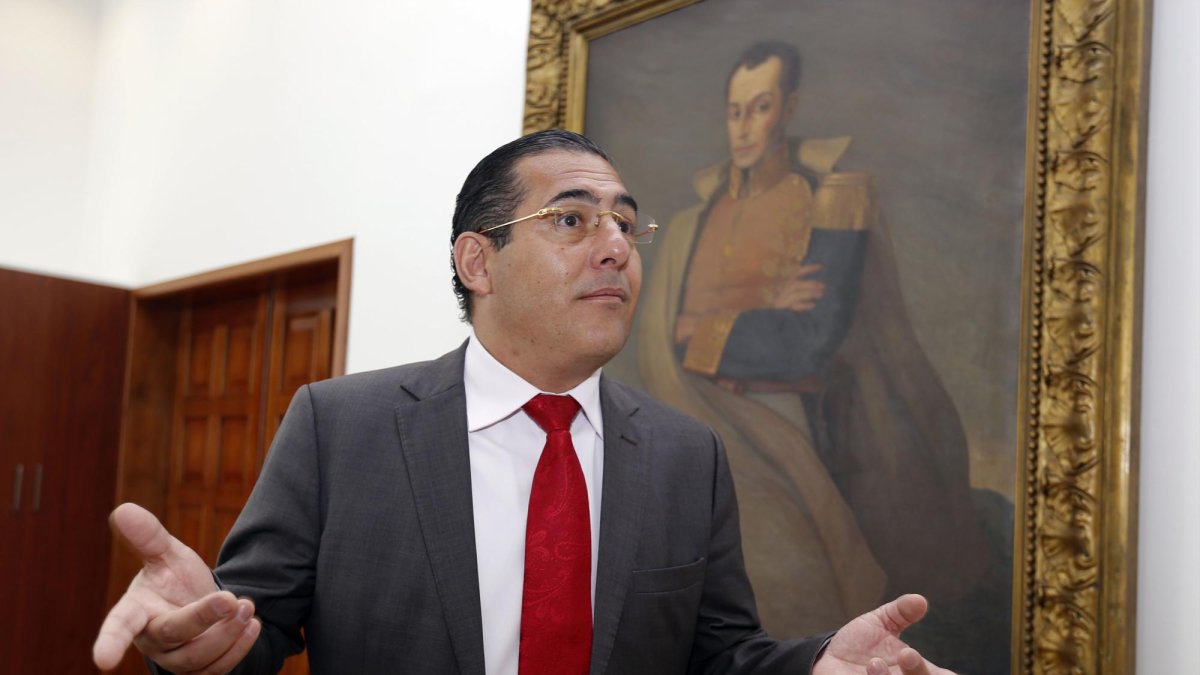 El ministro de Defensa, Patricio Zambrano, informó sobre el ataque ocurrido el lunes en la comunidad El Pan.