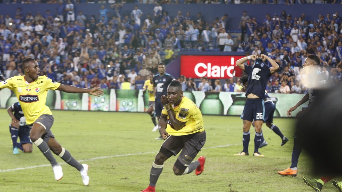 El resultado no ayuda a ninguno de los equipos del Astillero. Barcelona se mantiene segundo con 30 puntos y Emelec quedó cuarto con 26 unidades.