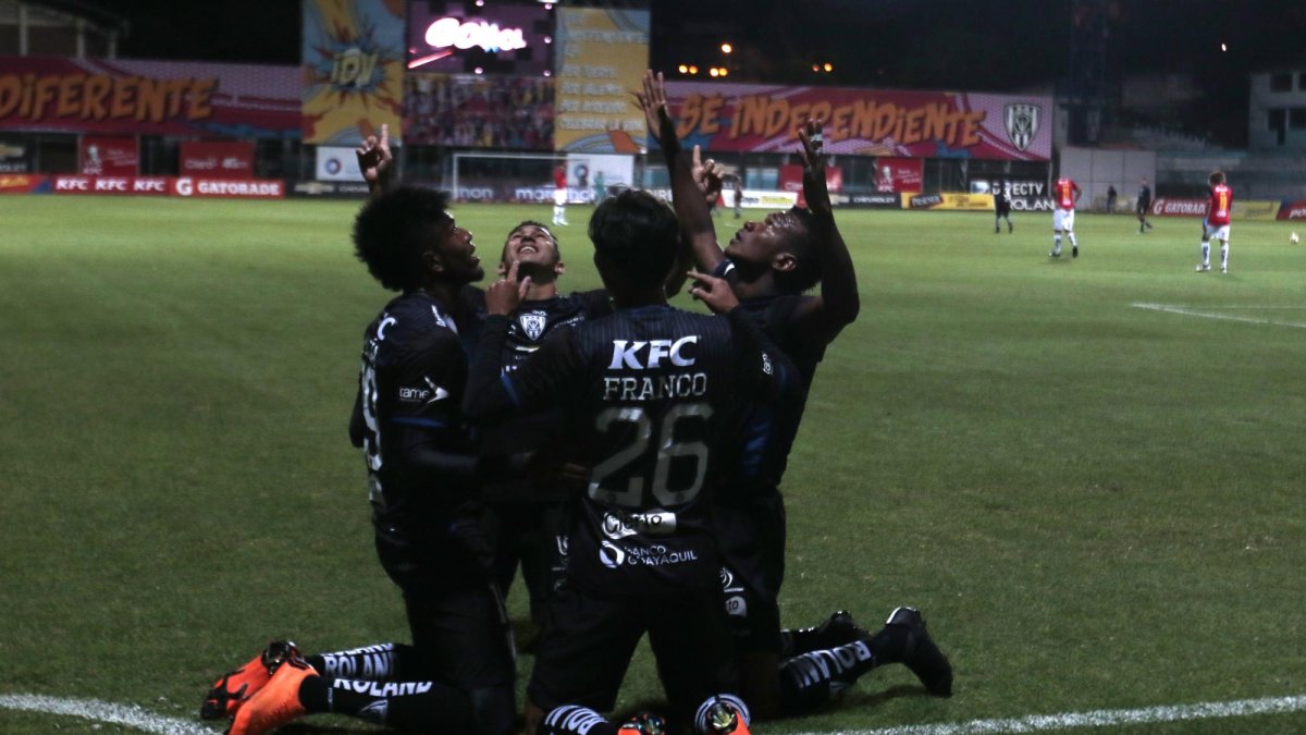 Los jugadores del Independiente del Valle no dejaron de festejar.