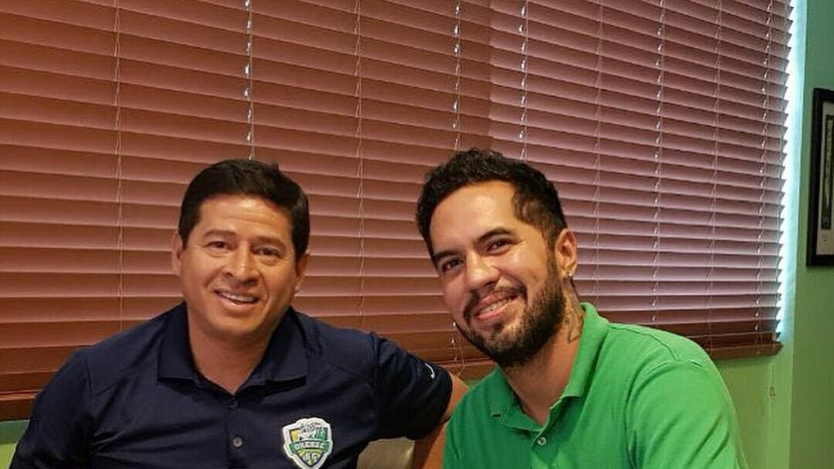 El primer equipo con que Viteri participó fue Emelec.