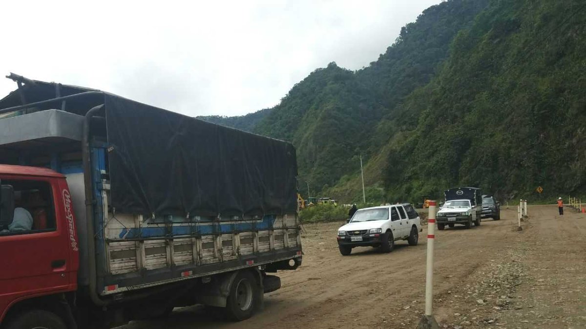 Las autoridades pidieron comprensión a los usuarios que circulen por allí.