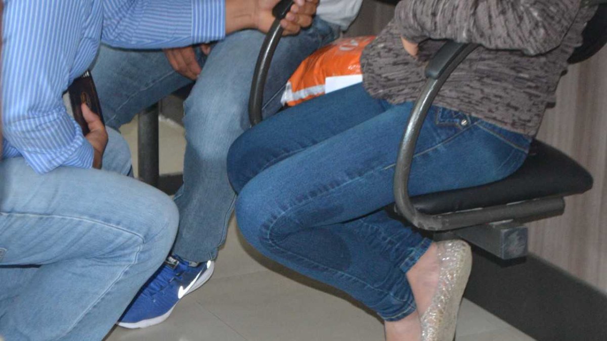 Cuando allanaron el sitio del supuesto curandero encontraron sábanas manchadas de sangre y marihuana.