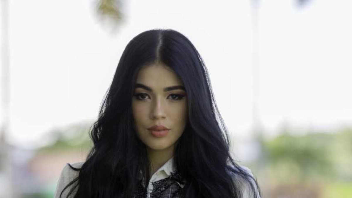 La cantante colombiana promociona su más reciente canción ‘Tus mentiras’, una fusión de banda, tex-mex y vallenato.