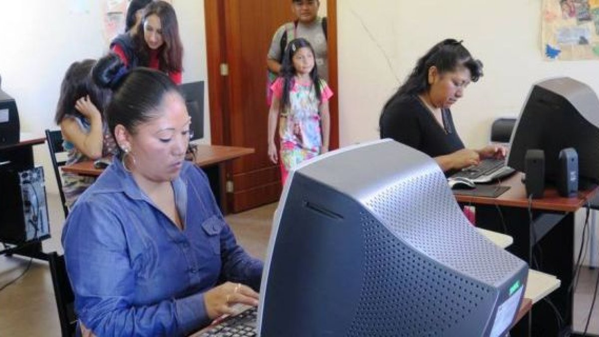 Esta iniciativa es para personas que hayan cursado octavo, noveno y décimo. Además deben ser mayores de edad.