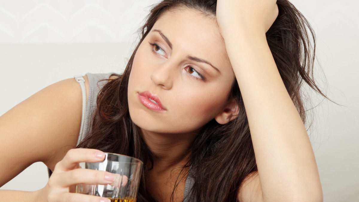 El acetaldehído es considerado como el principal factor de la resaca alcohólica y el rubor facial.