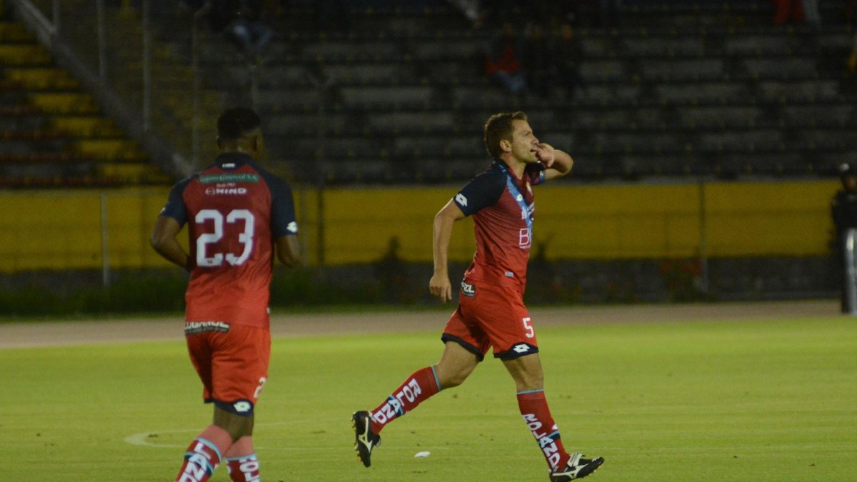 El cuadro militar destacó con su nuevo equipo.