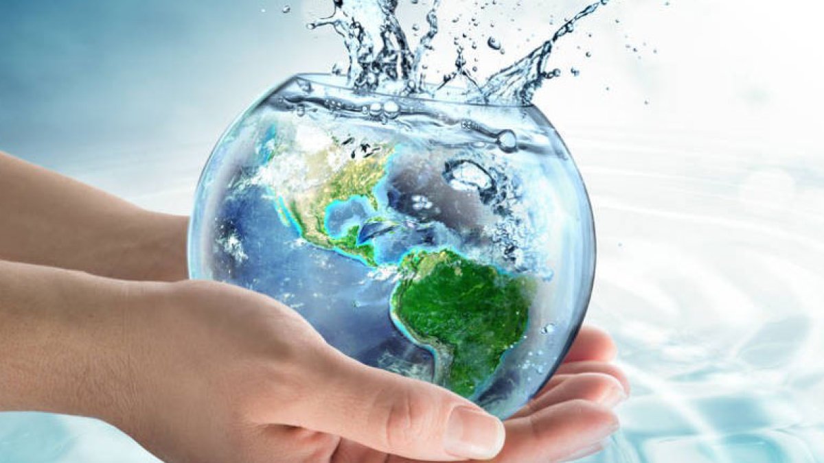 Sus múltiples usos para actividades como hidratación, higiene y procesos productivos lo convierten en un elemento fundamental para la vida diaria.