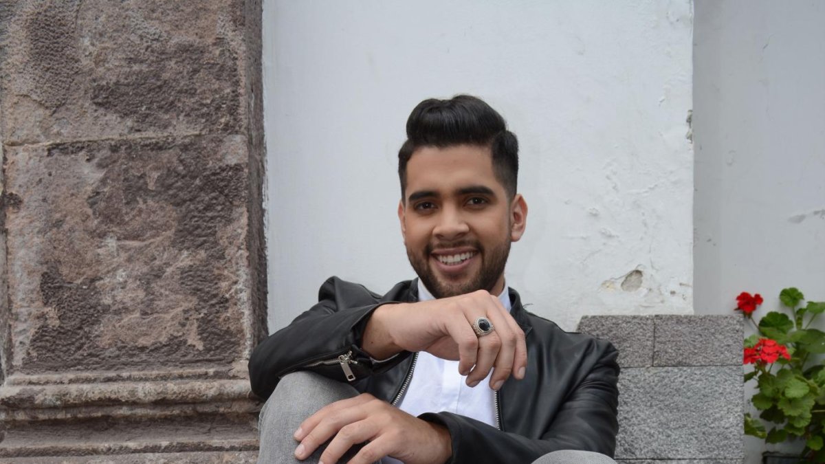 El cantante guayaquileño será el telonero de Soy Luna, concierto que se realizará esta noche en Quito.