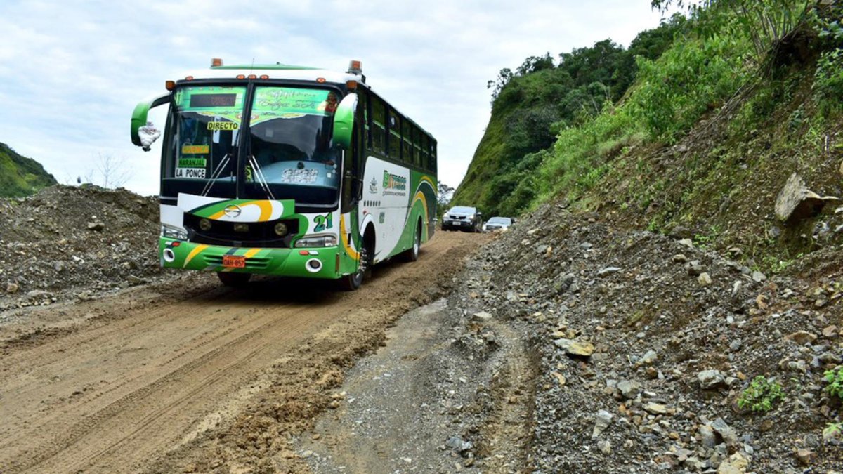 Los conductores deben tener cuidado al pasar por el tramo que ya está habilitado.
