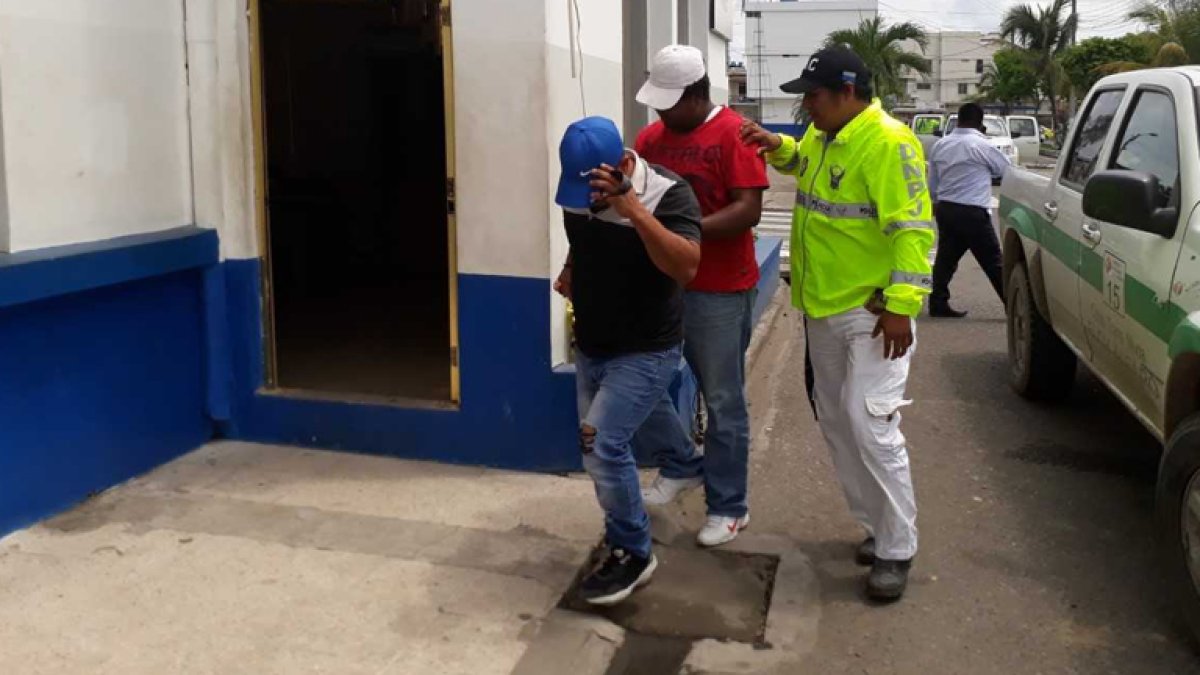 La policía los capturó en delito flagrante