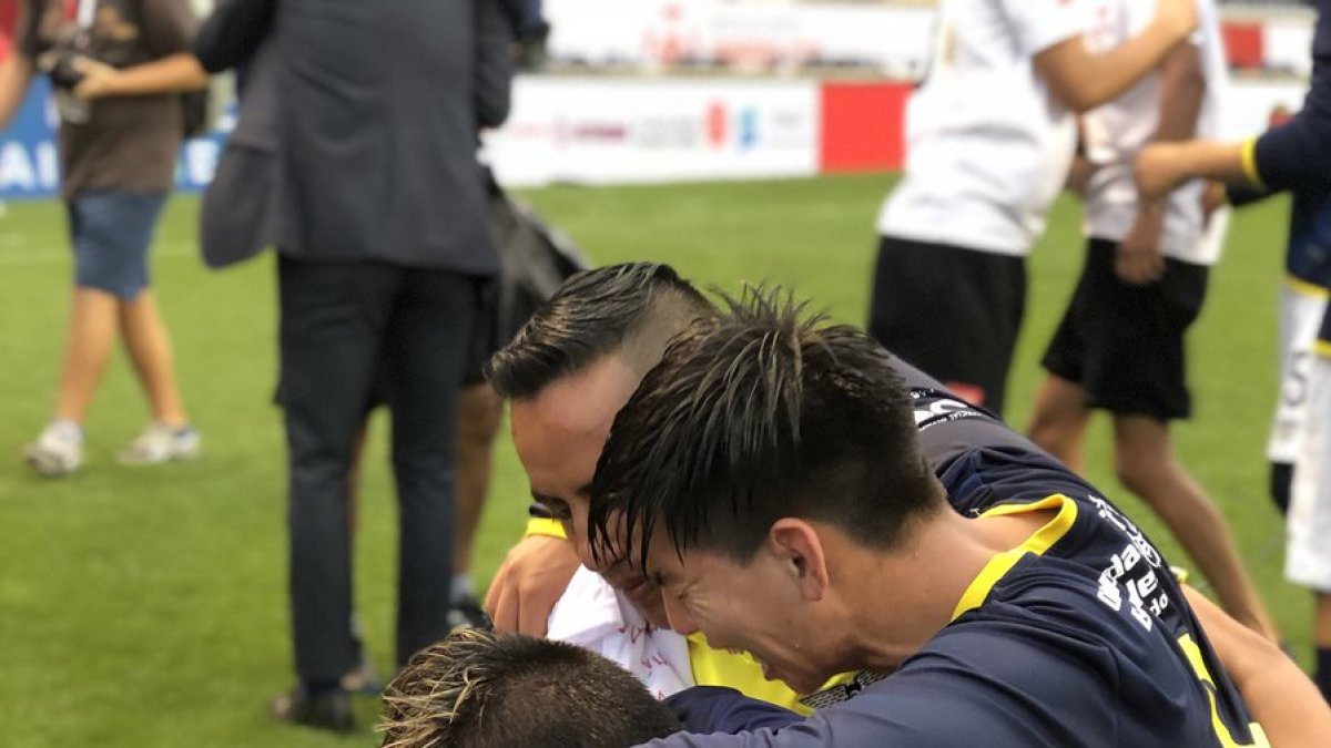 Jugadores celebran luego de ganar el Mundial.