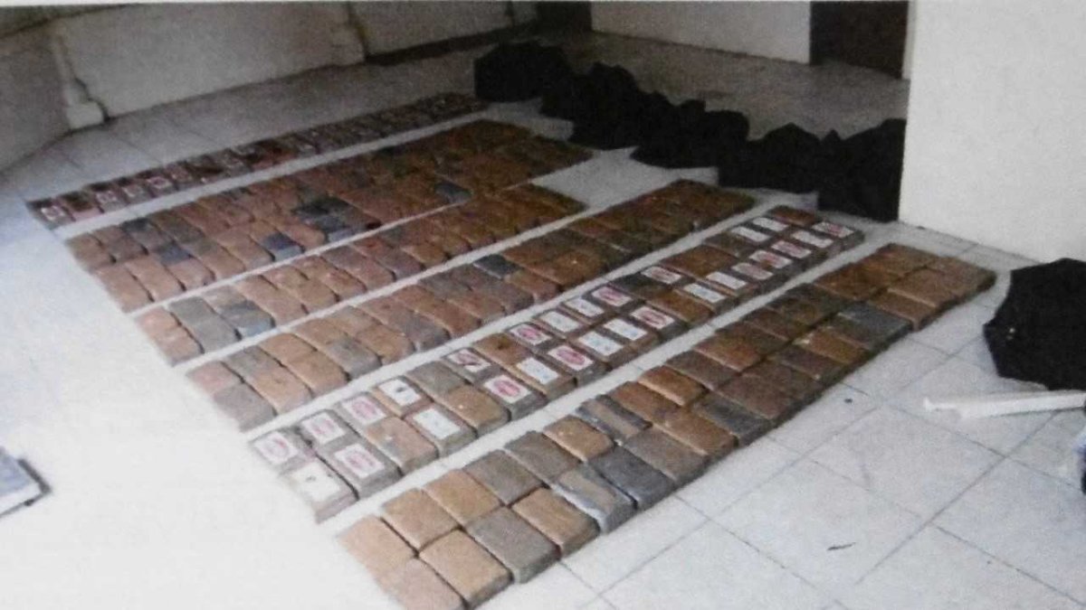 Droga incautada en urbanización privada.