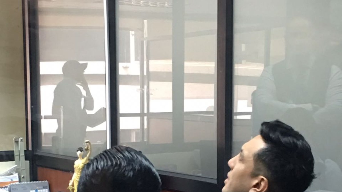 Bratt acudió a las 11:00 del martes 6 de junio a la Fiscalía del Guayas para rendir su versión.