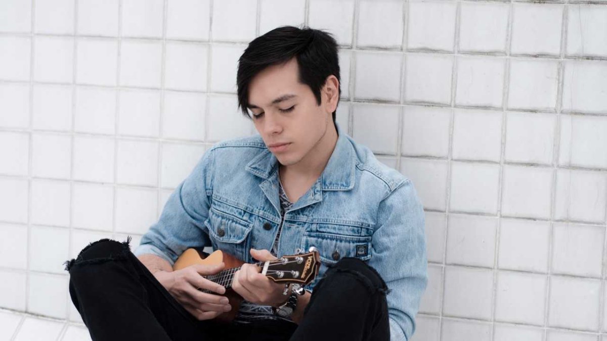 El cantante que saltó a la fama tras participar en La Voz Ecuador lanza su segundo disco, su nuevo tema se llama ‘7am’.