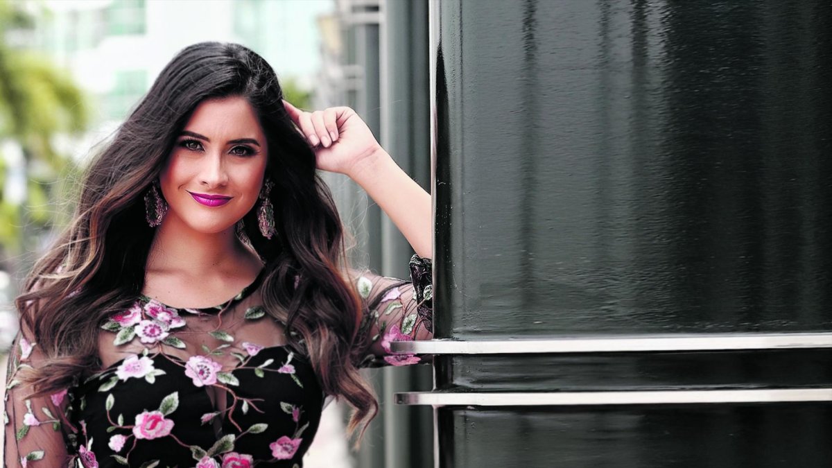 Jennifer Pazmiño Miss Tierra 2010