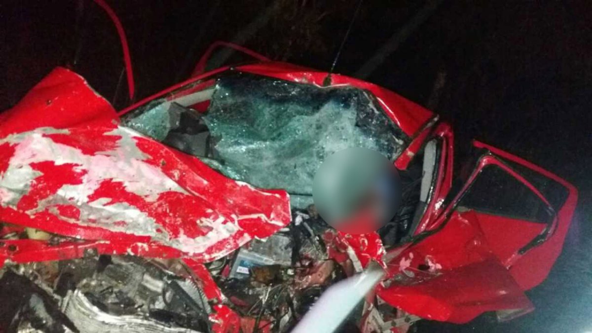 Automóvil en el que viajaban las víctimas mortales.