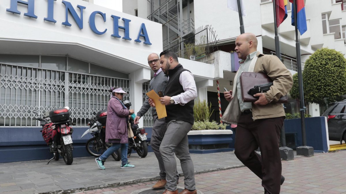 La denuncia la pusieron representantes del afectado en la Fiscalía de Pichincha.