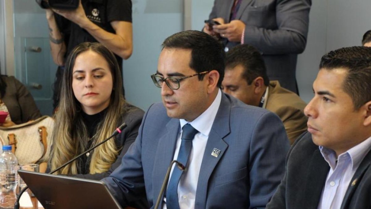 Paúl Pérez expuso información ante la Comisión de la Asamblea Nacional.