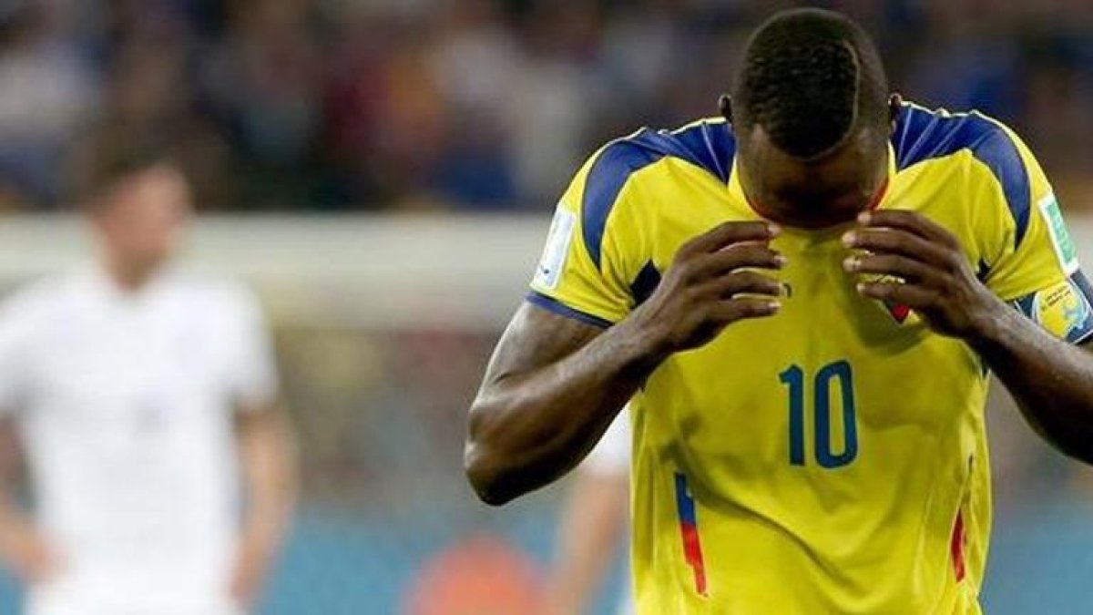 Jugadores como Antonio Valencia y Felipe Caicedo manifestaron su pesar a través de sus cuentas en la red social Twitter.