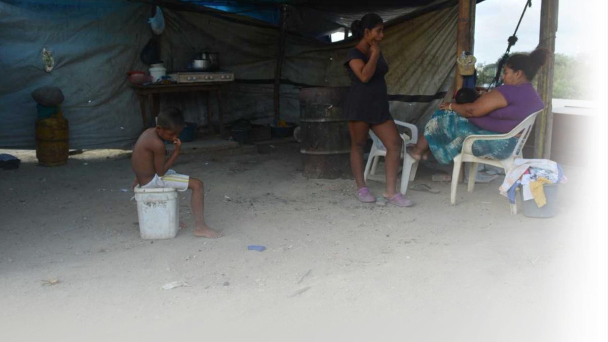 Cerca de cumplir dos años de vivir en carpas, los damnificados piden respuestas a las autoridades por el trámite de sus viviendas.