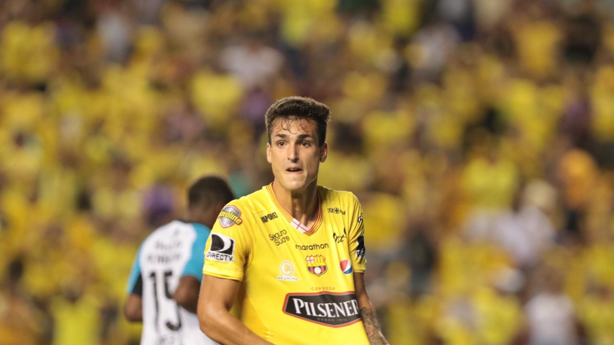 Dinenno puso el sello de la victoria para los toreros en el arranque del torneo