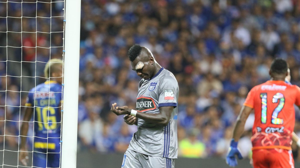 El volante esmeraldeño fue reemplazado a los 65 minutos ante Independiente del Valle, el pasado sábado.