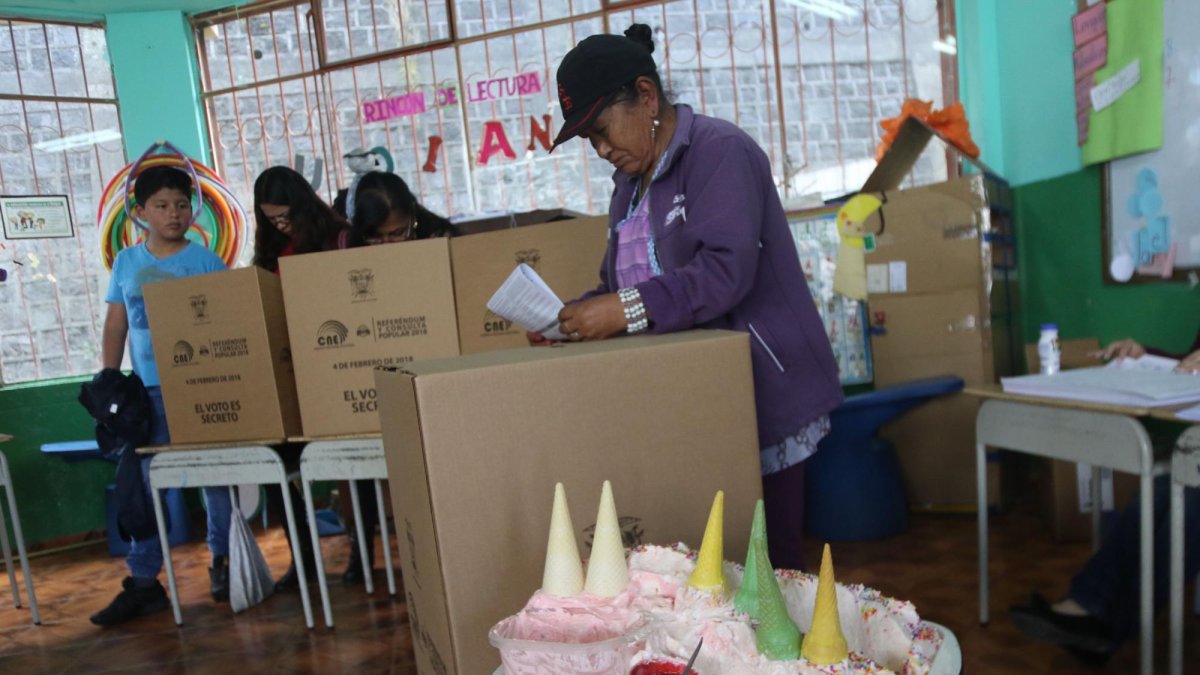 La comerciante tiene 40 años dedicada a este negocio.