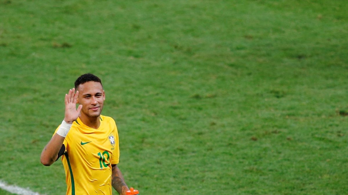 El médico destacó que la estrella del París Saint-Germain se recupera “de la mejor manera posible” y dentro de la “programación prevista”