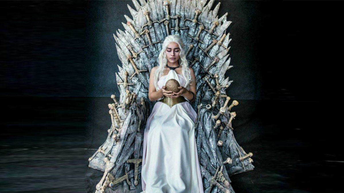 El parecido con Emilia Clarke la llevó a entrar en la piel de Daenerys Targaryen.