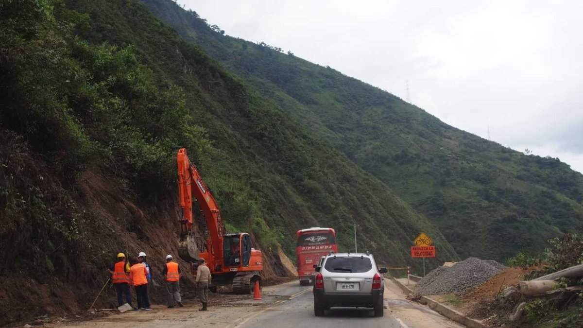 La más sensible es la vía Baños-Puyo, arteria que comunica la Sierra Centro con el Oriente. En la actualidad las vías a Tungurahua están expeditas.