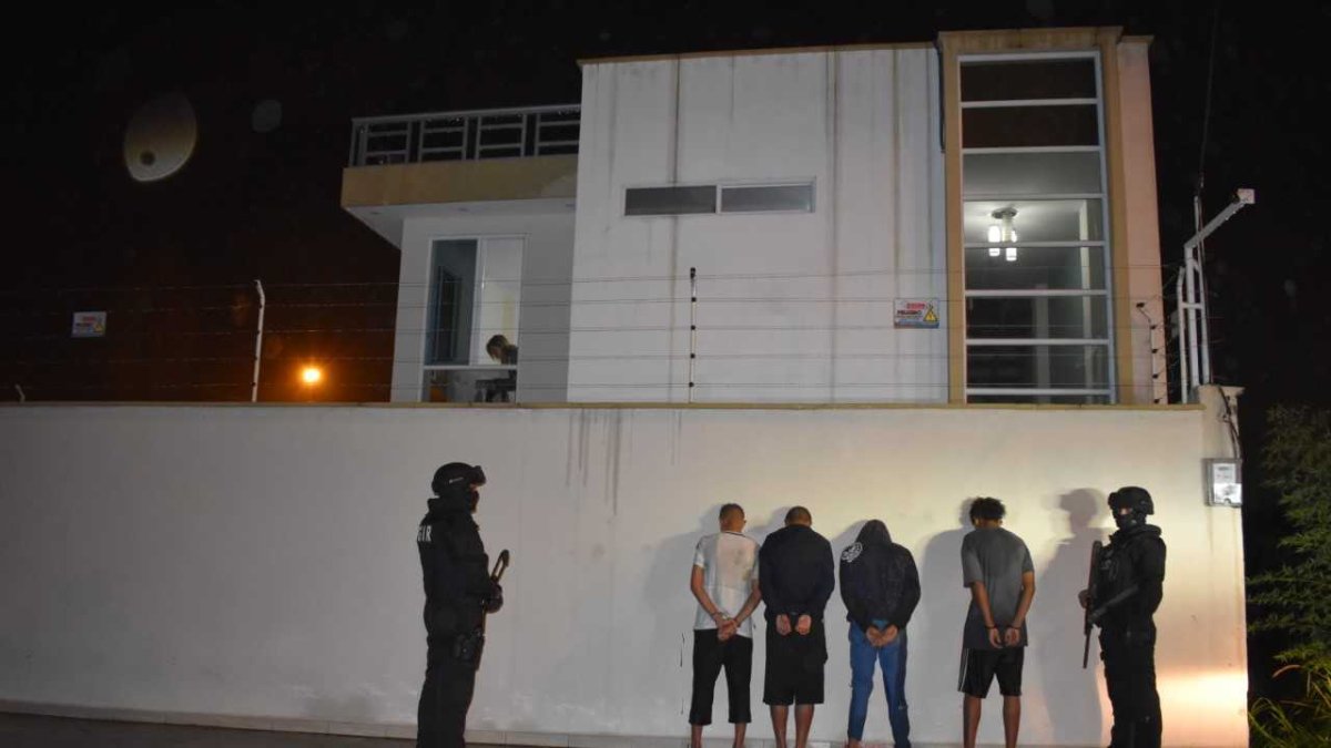 Los delincuentes se dedicaban al robo de domicilios.