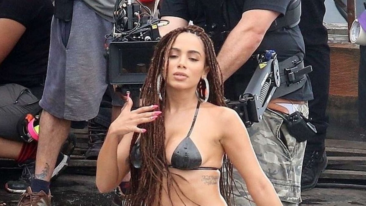 Anitta durante una escena de su polémico clip.