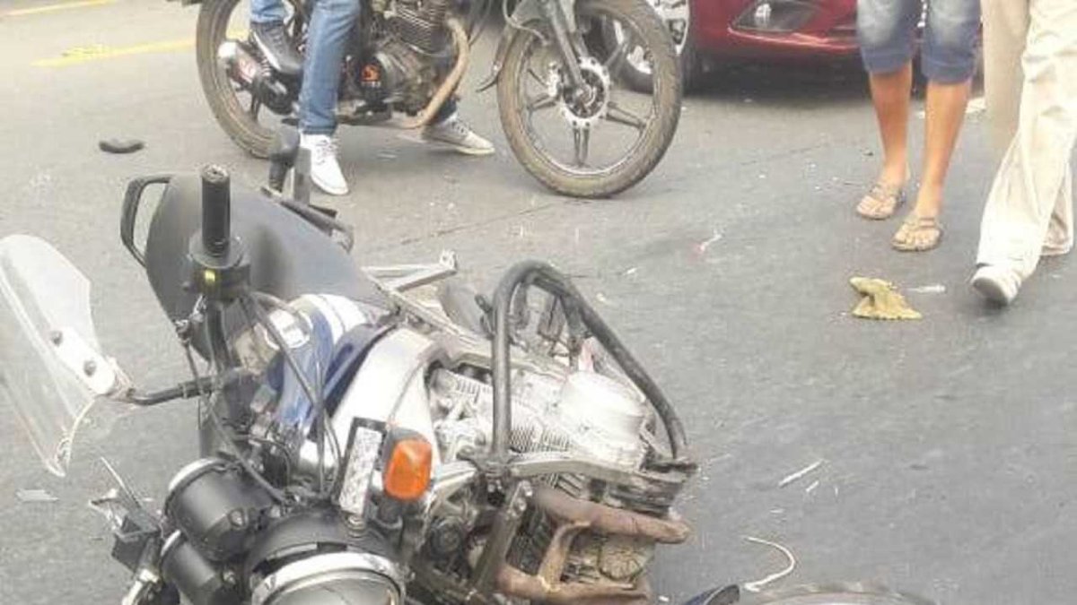 Una de las motocicletas implicadas en el accidente.
