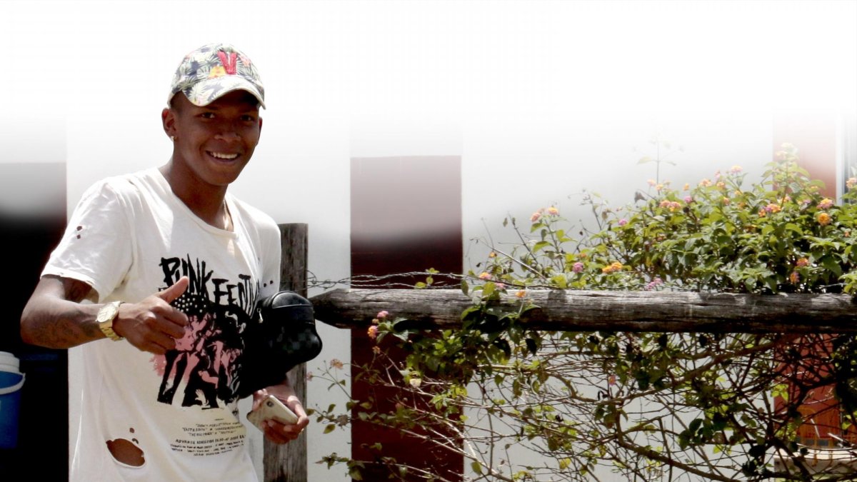 Billy Arce empezó su formación futbolística en su natal Esmeraldas, en el equipo Tolita.