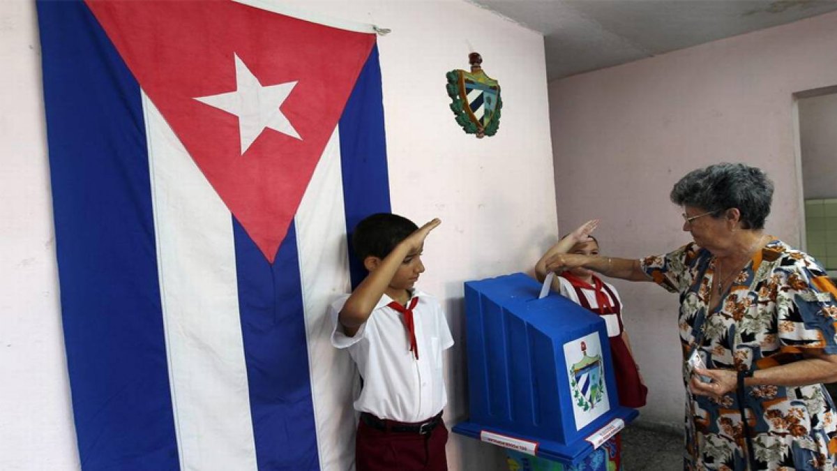 El sistema del Poder Popular, vigente desde 1976, prevé elecciones provinciales-nacionales (generales), cada cinco años.