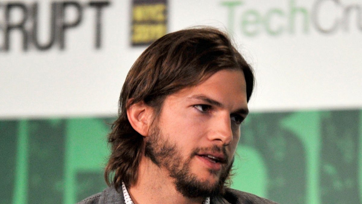 Más allá de la actuación. El famoso actor y exesposo de Demi Moore, es uno de los artistas que se dedican también a otras actividades.