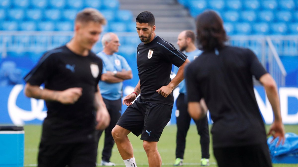 Uruguay se enfrenta a la anfitriona Rusia en Samara (09:00) con una única cosa en juego: el liderato del Grupo A.