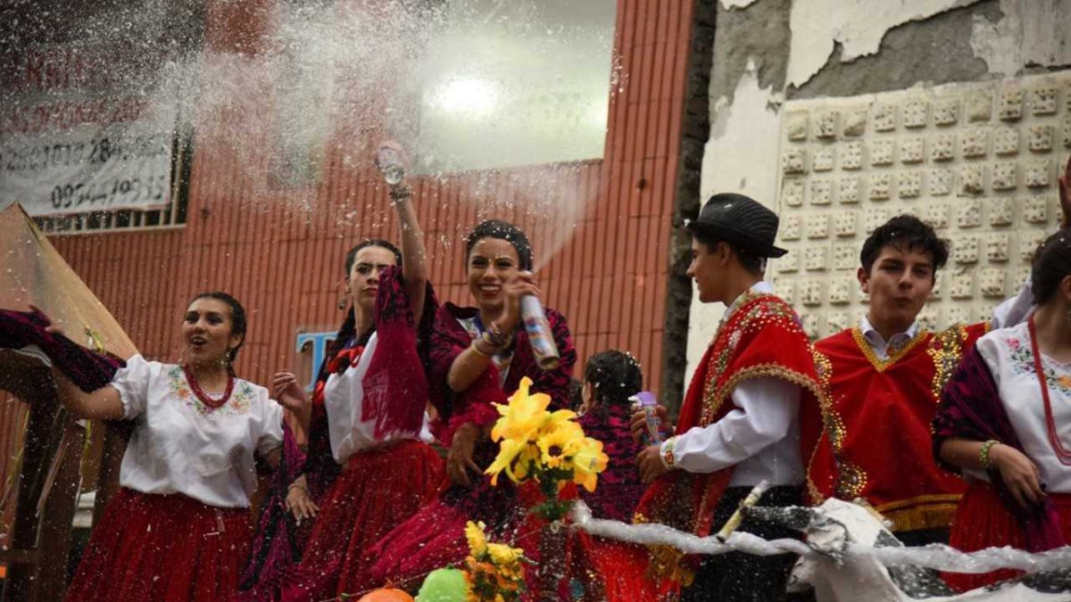 Desde el sábado 10 de febrero los eventos masivos se concentran en los cantones azuayos.