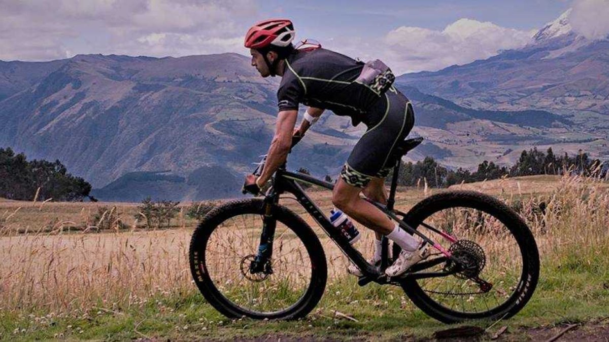 El ciclista necesita recibir un complejo tratamiento neurológico en Estados Unidos.