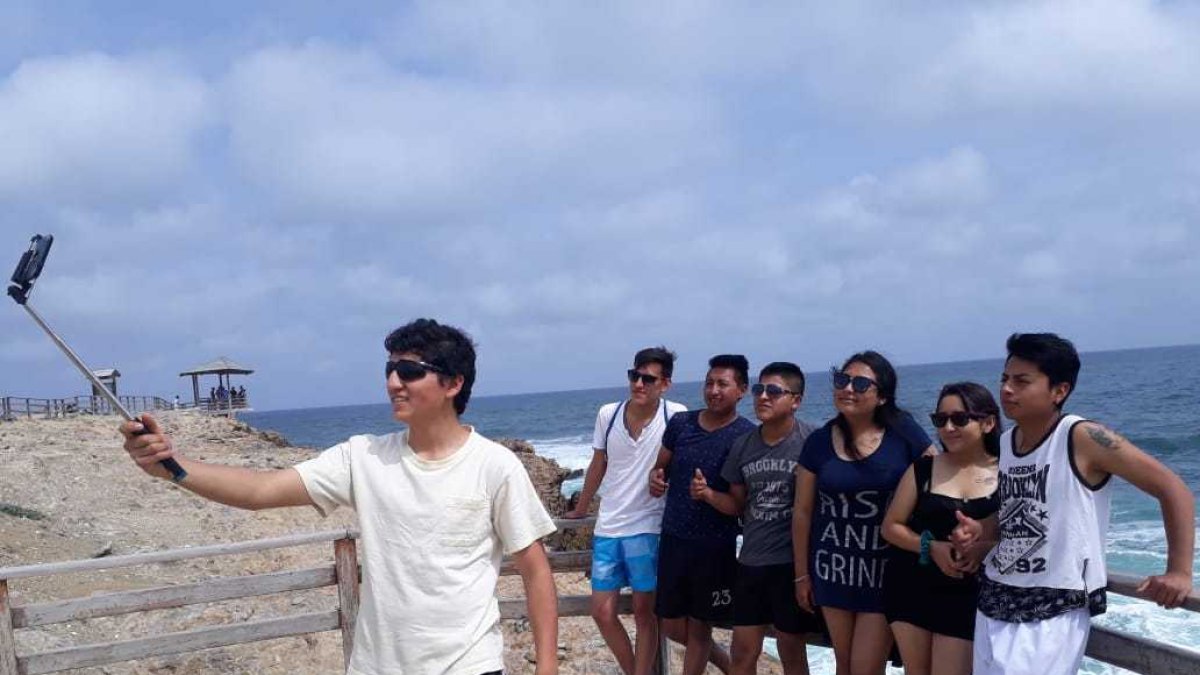 El cielo se mantuvo nublado e inclusive hizo algo de frío. Pero el clima no fue obstáculo para que las decenas de visitantes disfruten de los atractivos que tiene esta zona.