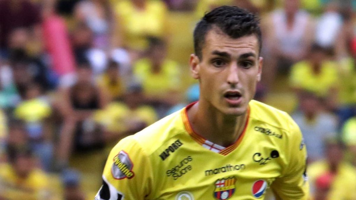 Juan Ignacio Dinenno regresa a la cancha donde hizo el primer gol en Ecuador como jugador del D. Cuenca. Ahora va de amarillo.