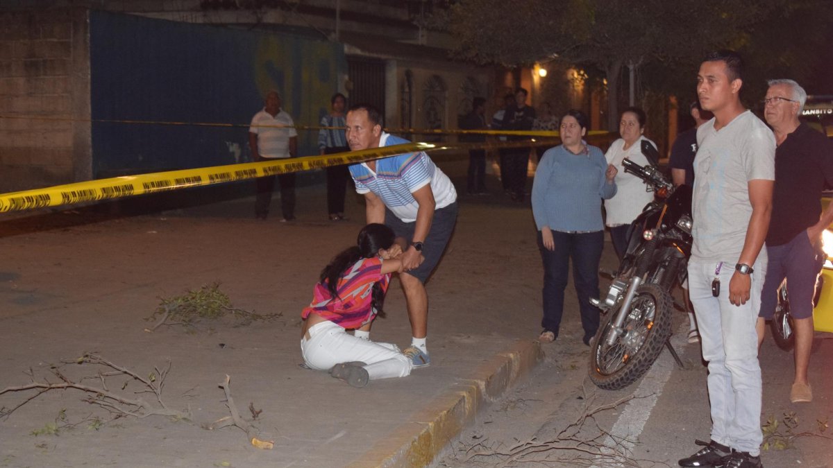 La esposa de la víctima de 20 años, no podía creer lo sucedido.