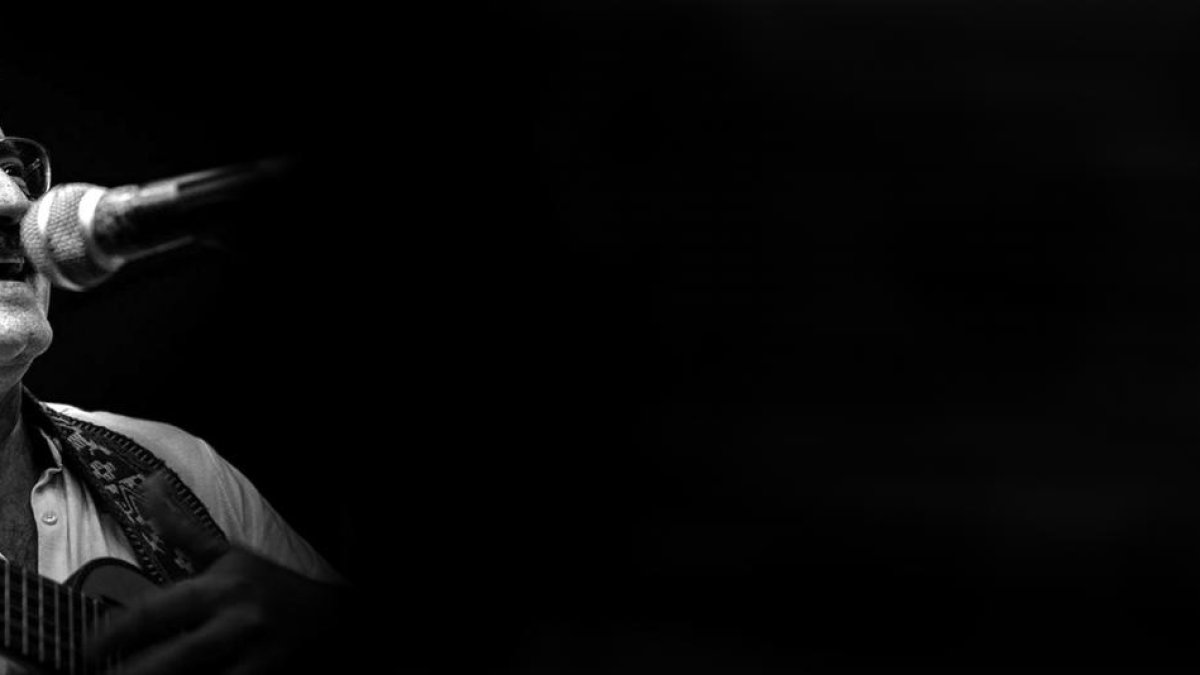 Eduardo tiene  57 años y la mayor parte de su vida la ha dedicado a la música.