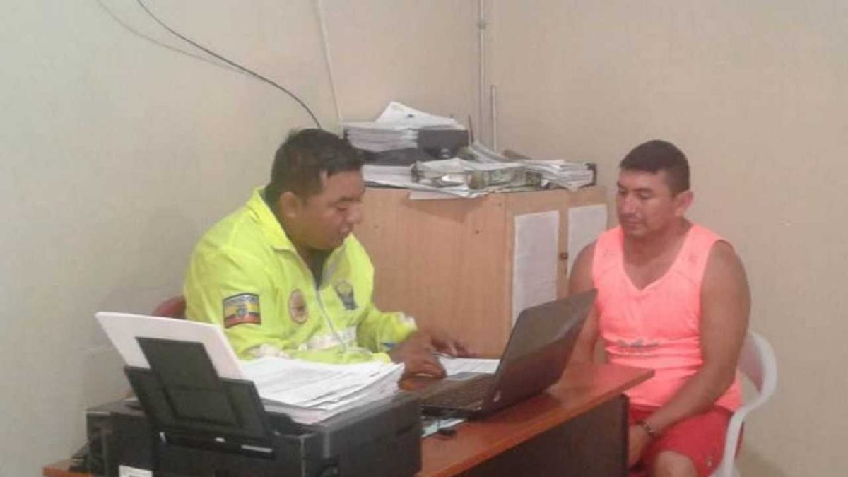 Vecinos y familiares de la mujer fueron quienes llamaron a la policía.