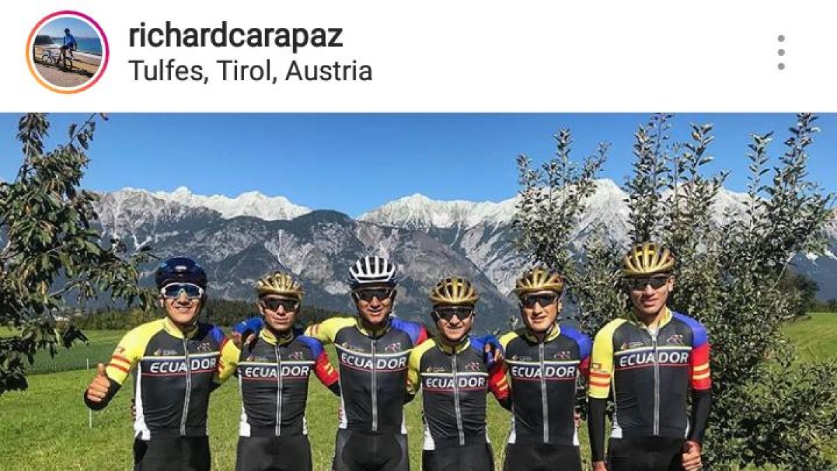 Ciclistas representantes de Ecuador en Austria.